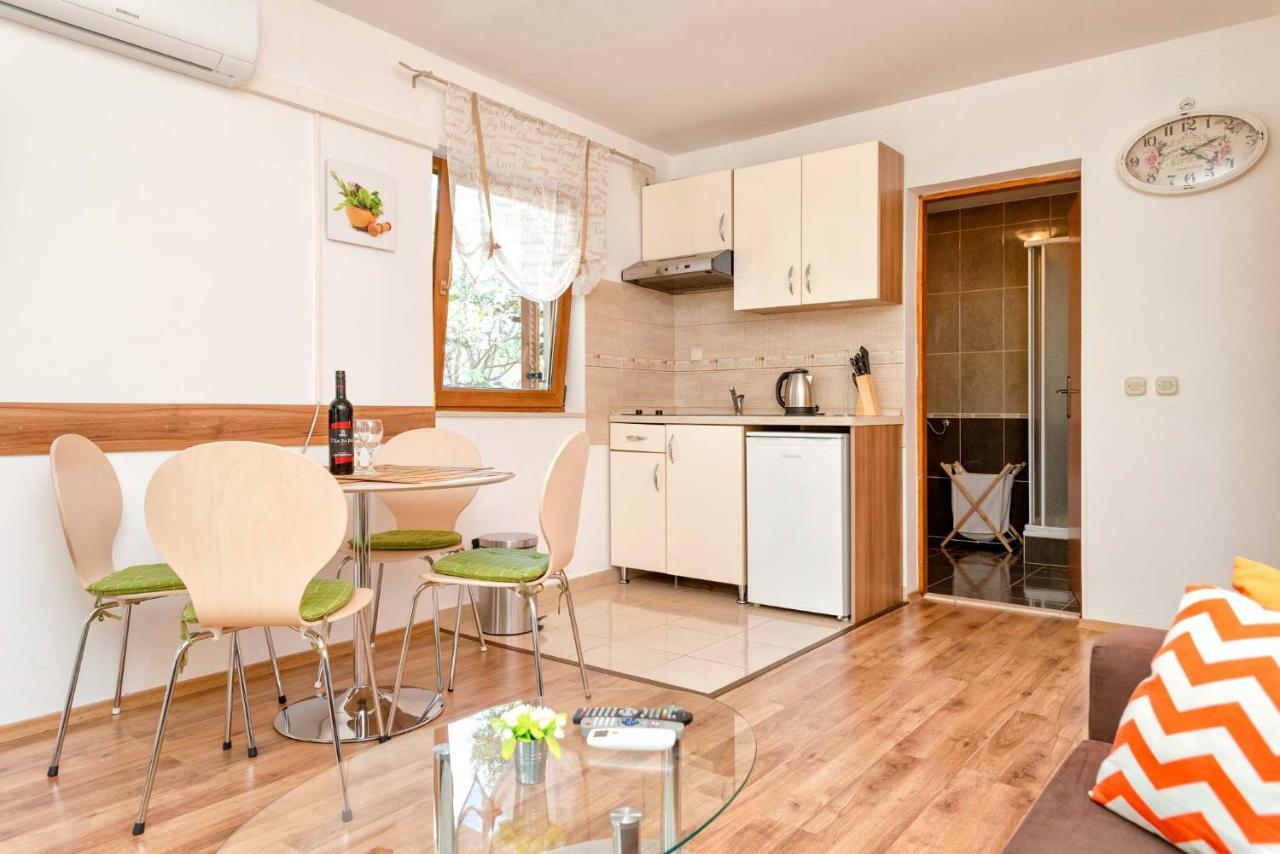 Apartmani Zlataric スタリー・グラード エクステリア 写真