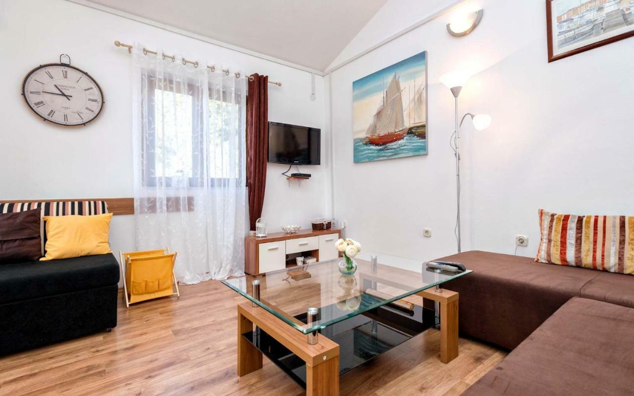 Apartmani Zlataric スタリー・グラード エクステリア 写真
