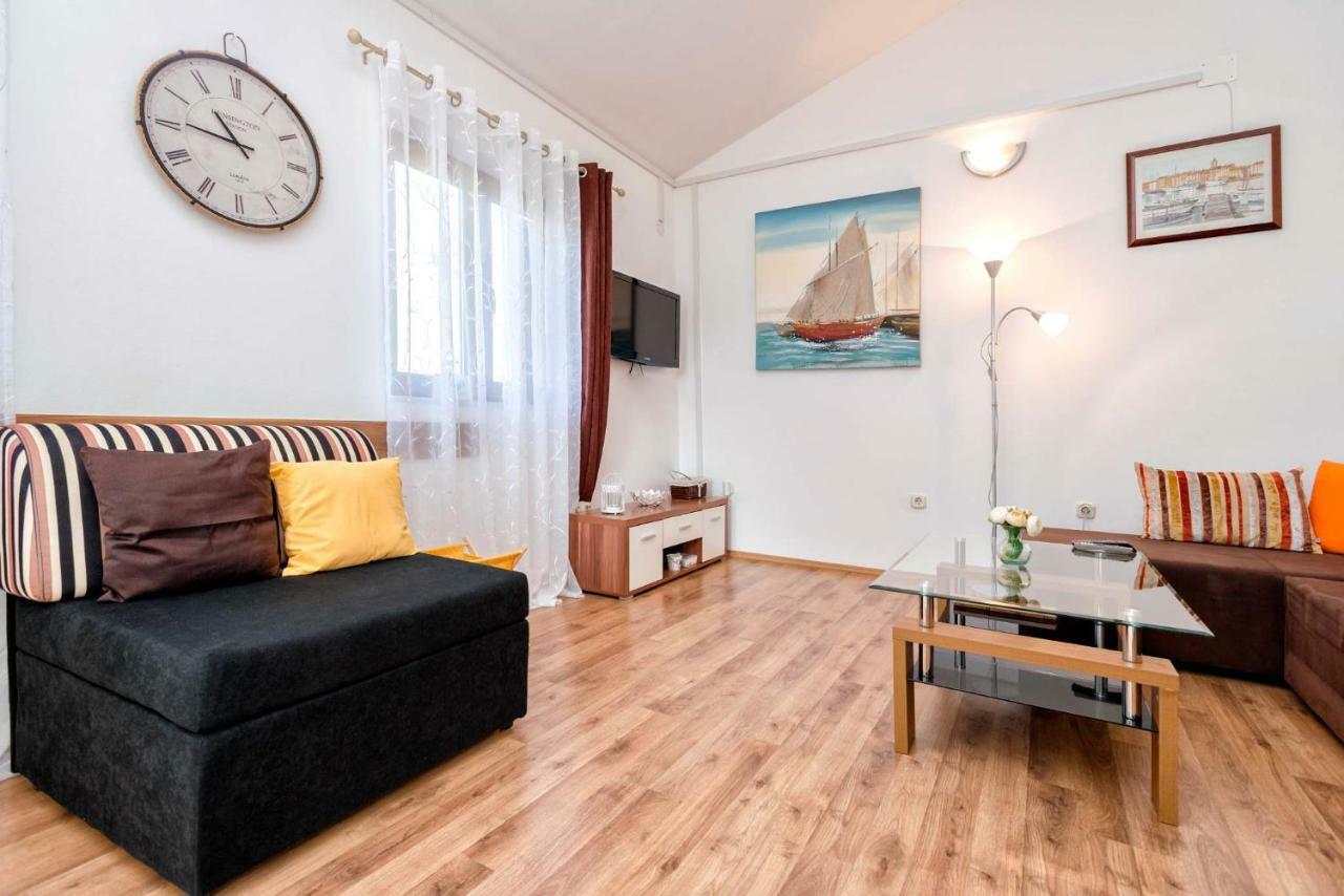 Apartmani Zlataric スタリー・グラード エクステリア 写真